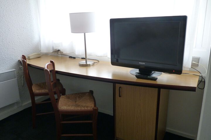 Room 13 of 31