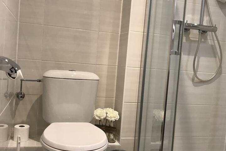 Room 50 of 68