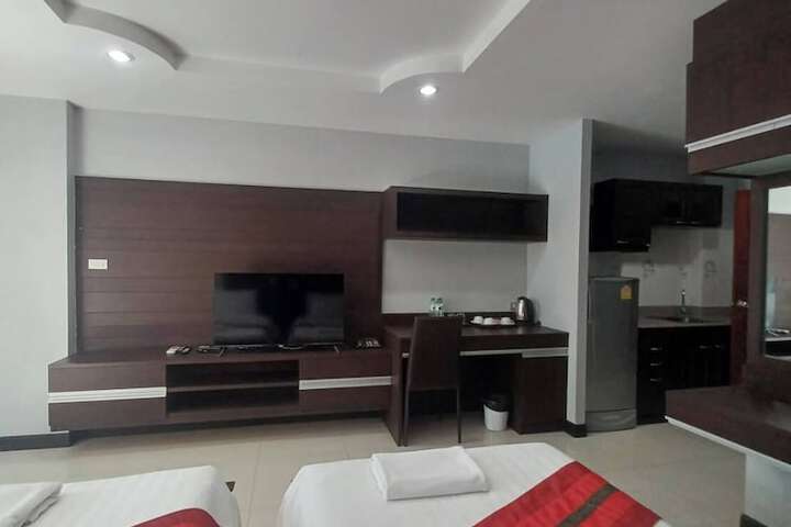 Room 16 of 36