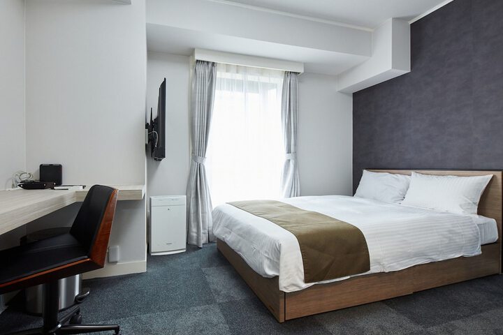 Room 28 of 108