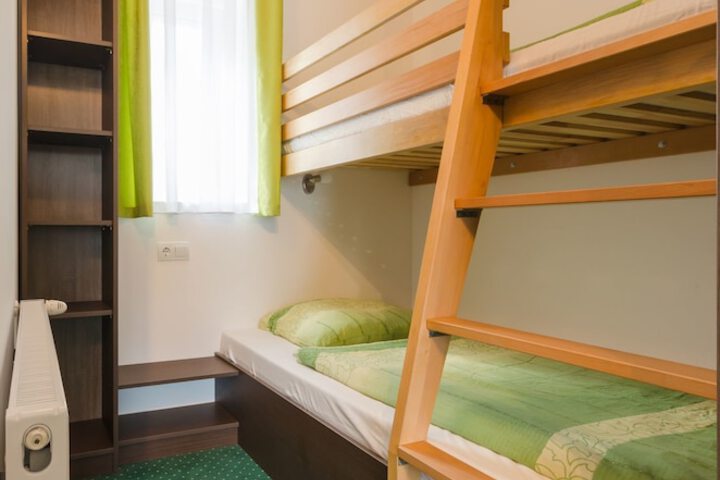 Room 16 of 29