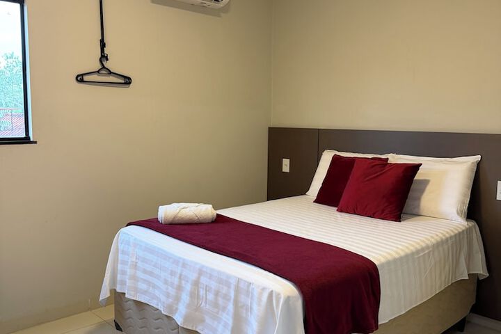 Room 7 of 12