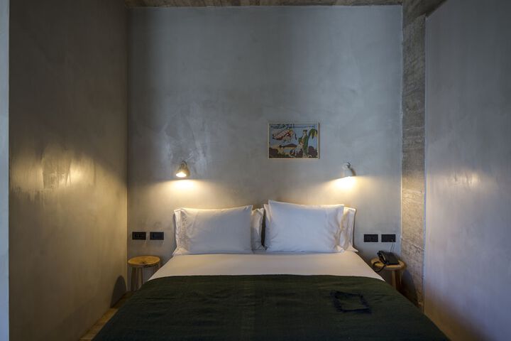 Room 8 of 48