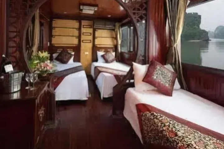 Room 4 of 9
