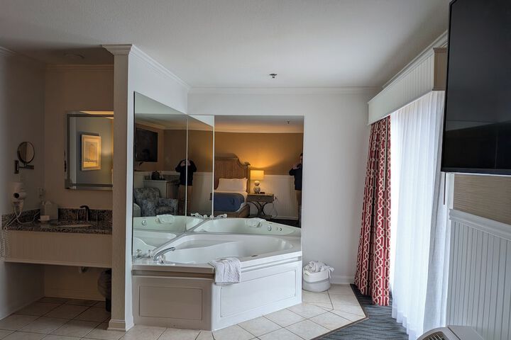 Room 51 of 169