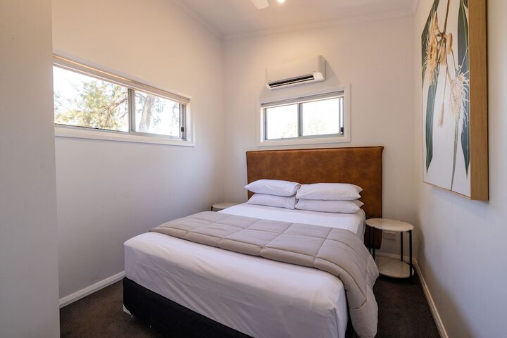 Room 6 of 72