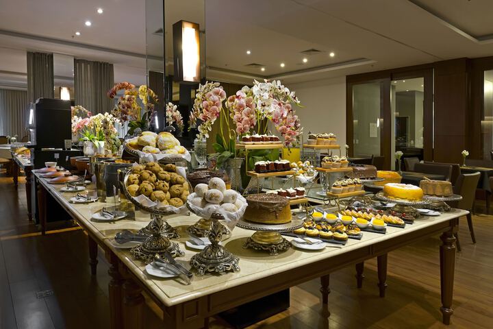 Breakfast/Coffee Service 106 of 116