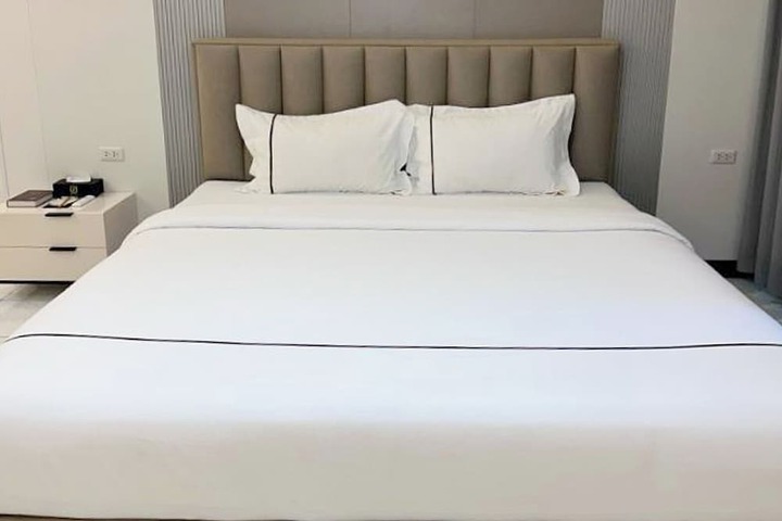 Room 4 of 43