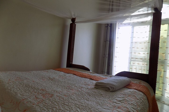 Room 13 of 31