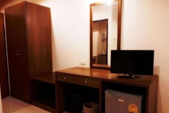 Room 16 of 36