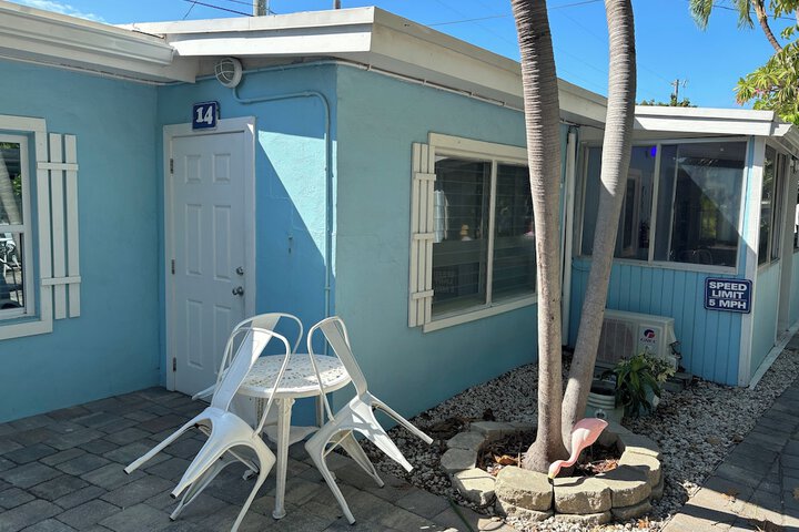 Hotel Exterior 60 of 64