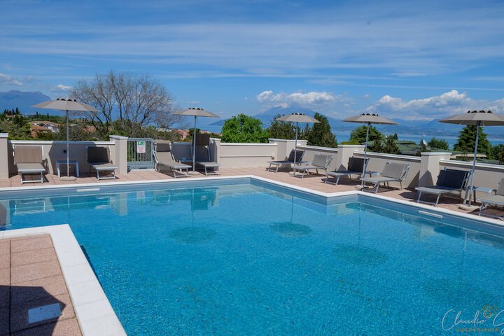 Pool 50 of 119