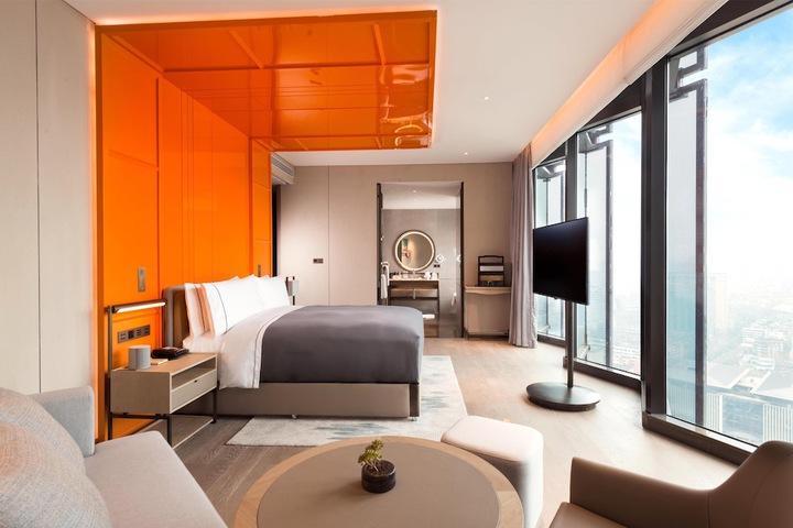 Room 46 of 82