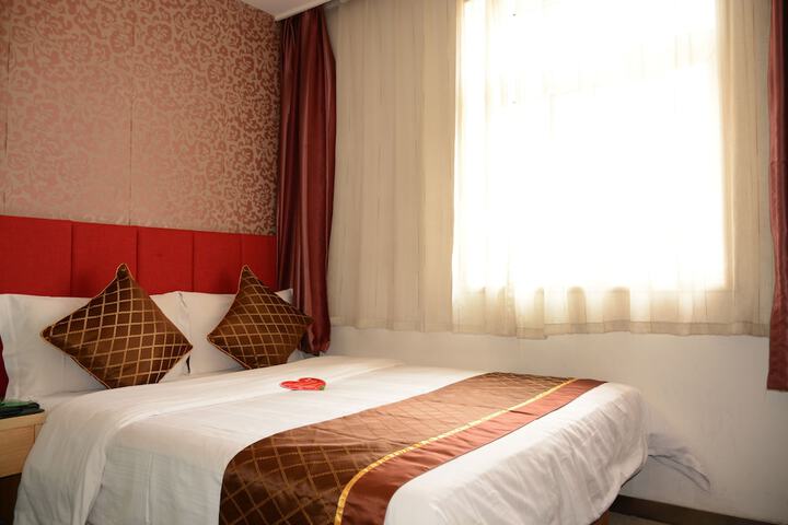 Room 3 of 9