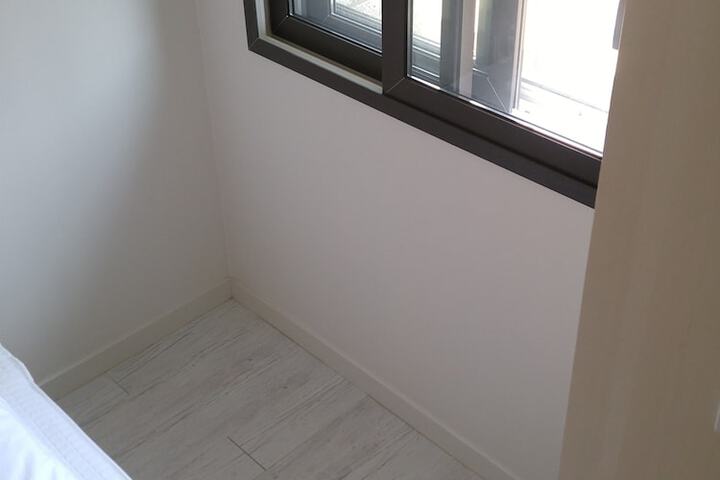Room 16 of 177