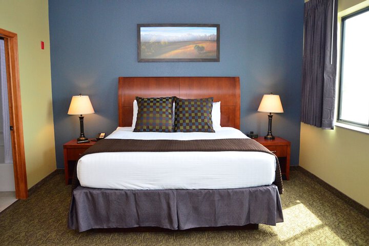 Single King Suite (6 of 8)