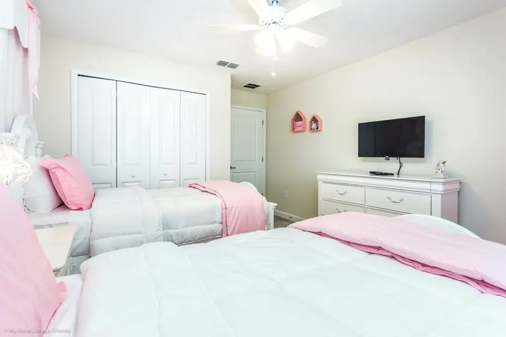 Room 2 of 17