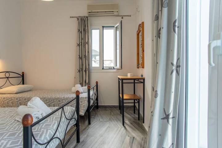 Room 7 of 165