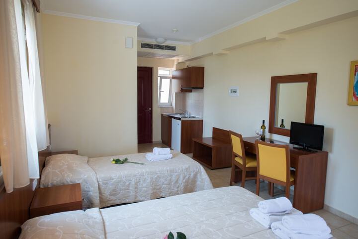 Room 17 of 66