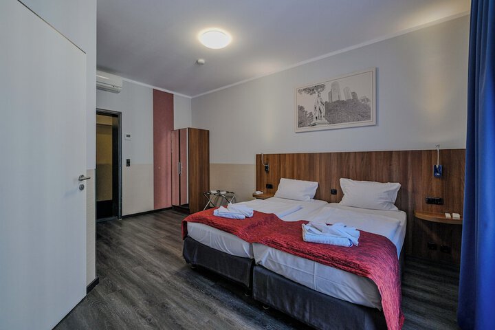 Room 14 of 70