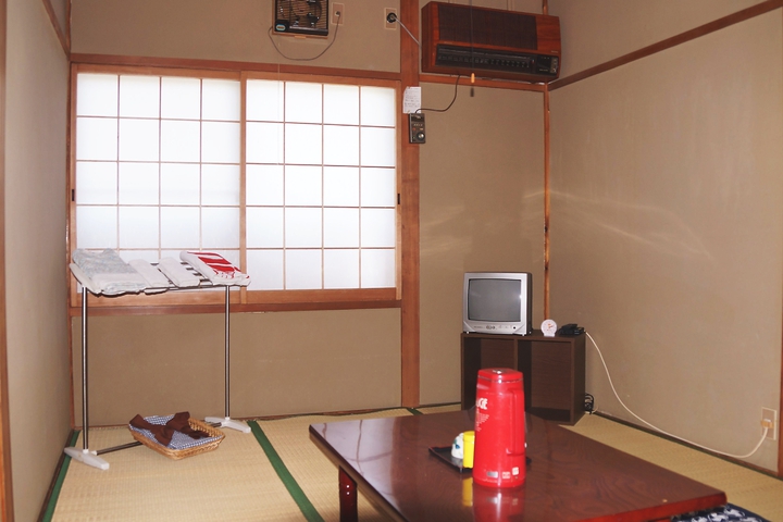 Room 11 of 36