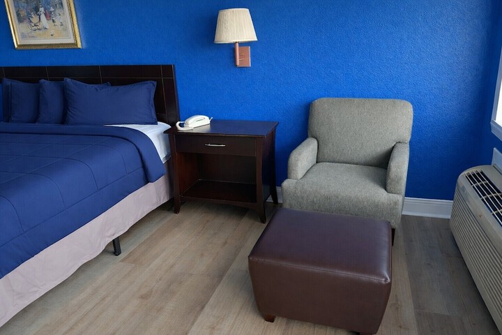Room 16 of 42
