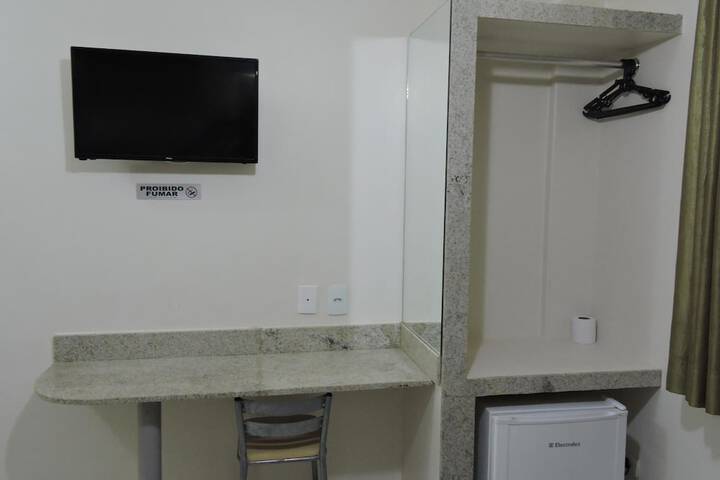 Room 18 of 65