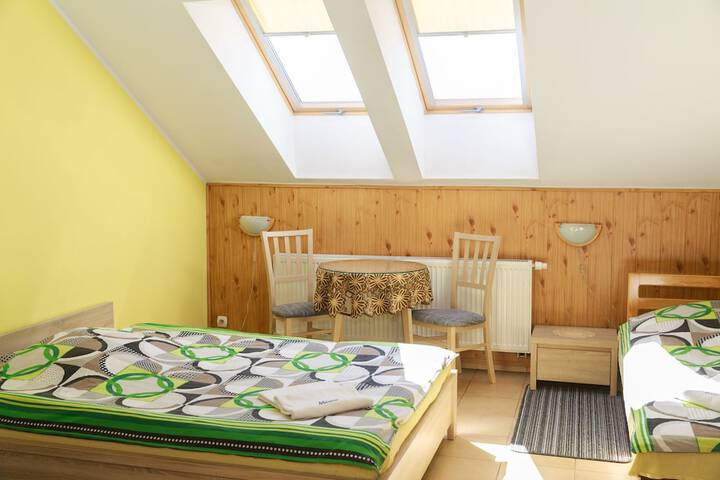 Room 10 of 36