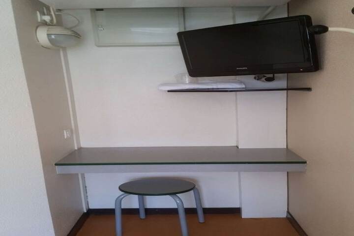 Room 30 of 44