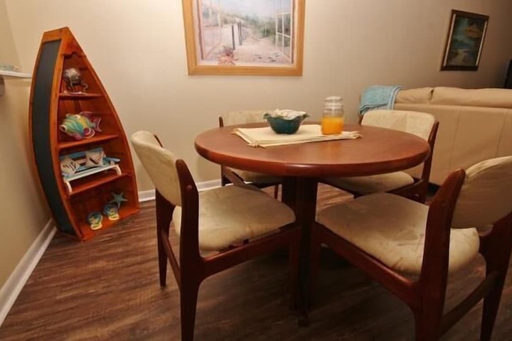 Dining 210 of 264