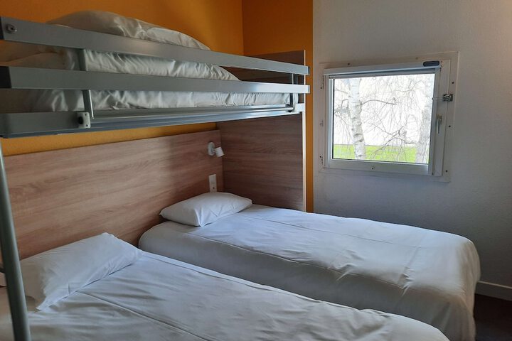Room 16 of 44