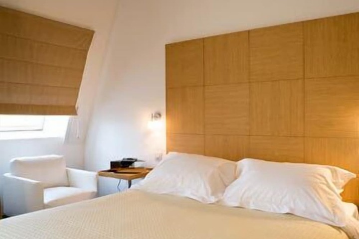 Room 8 of 46