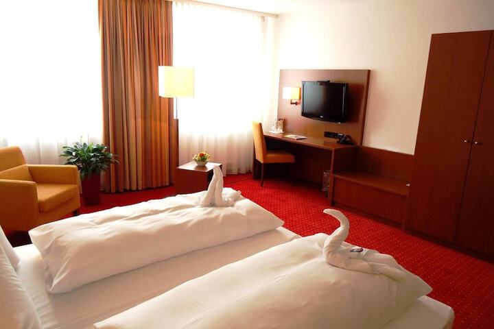 Room 17 of 47