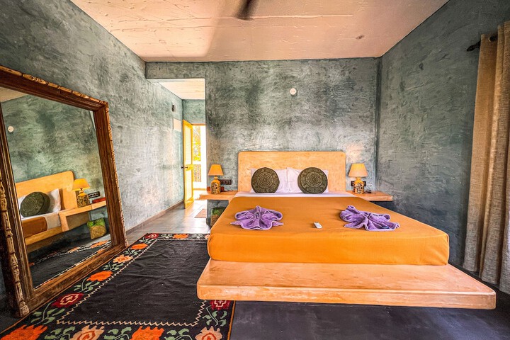 Room 10 of 49