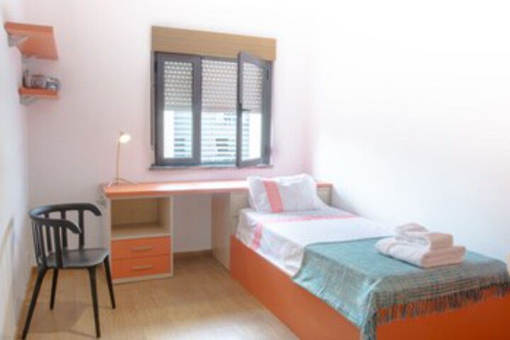 Room 16 of 20