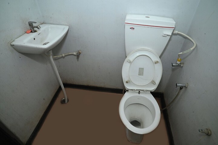 Room 11 of 20