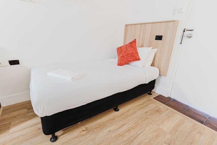 Room 18 of 62