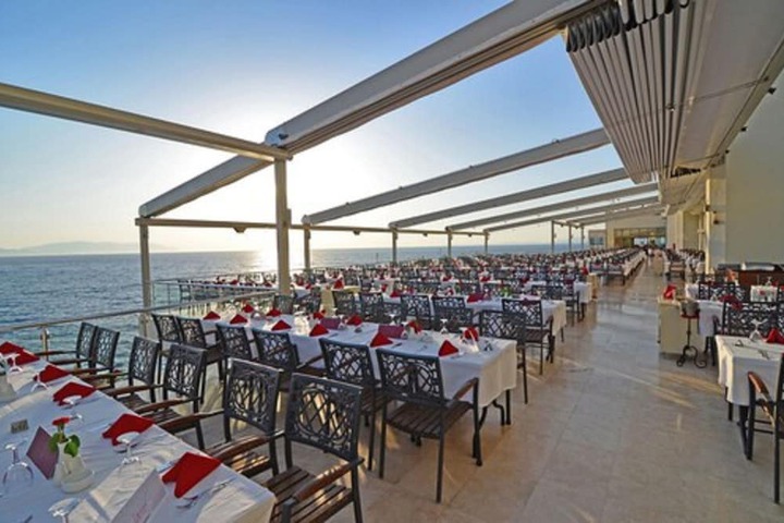 Food court