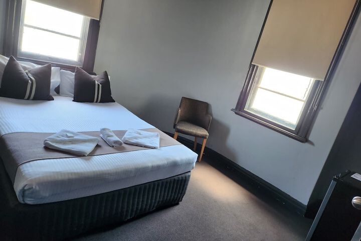 Room 12 of 30