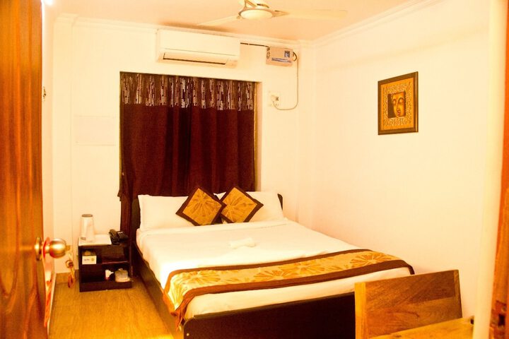 Room 4 of 23