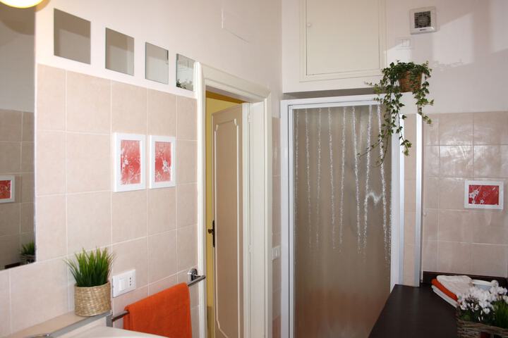 Room 27 of 41