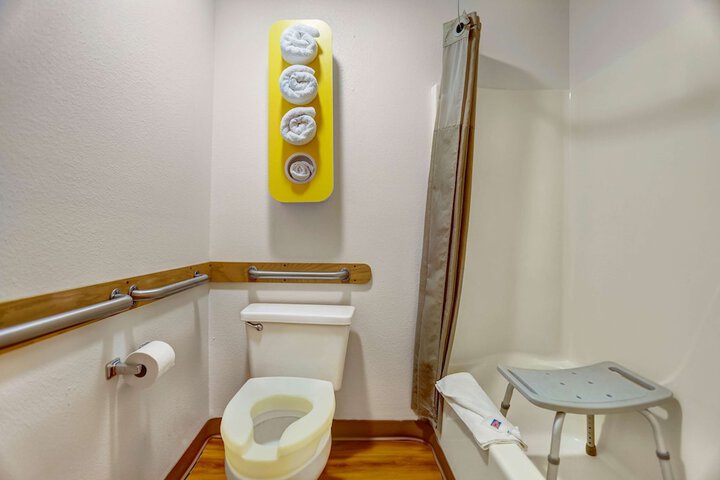 Room 18 of 25