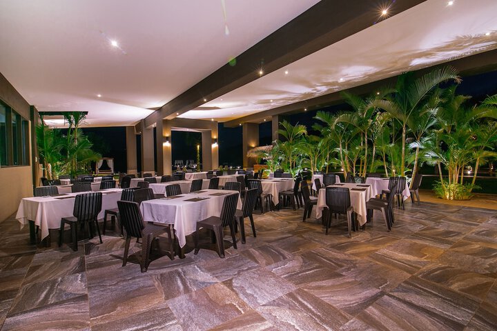 Dining 49 of 79