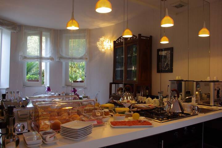 Breakfast/Coffee Service 43 of 85