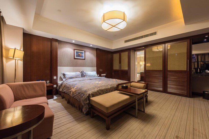 Room 8 of 54