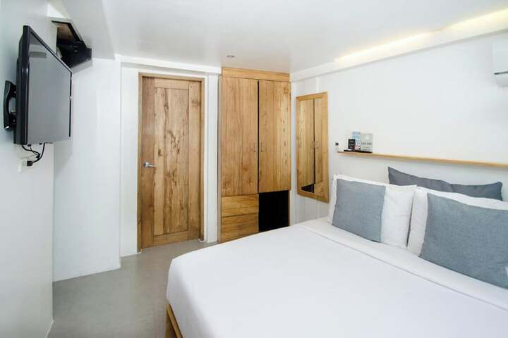 Room 28 of 50