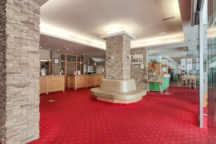Business Center 38 of 41