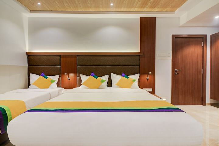 Room 14 of 27