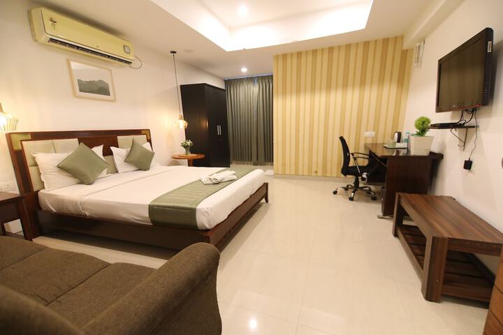 Room 9 of 31