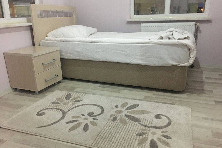 Room 6 of 37